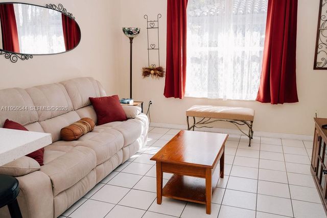 16158 SW 68th Ter, Miami, FL 33193