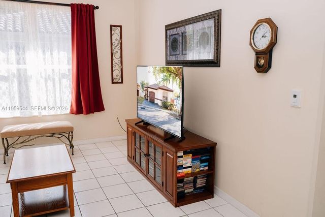 16158 SW 68th Ter, Miami, FL 33193