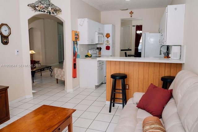 16158 SW 68th Ter, Miami, FL 33193