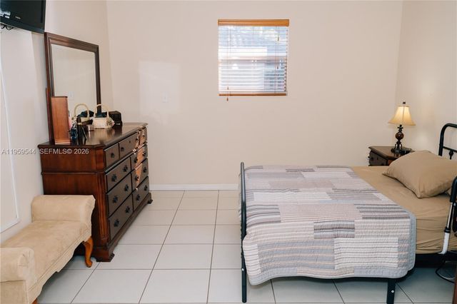 16158 SW 68th Ter, Miami, FL 33193