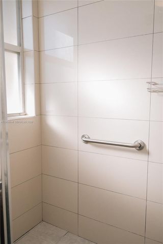 16158 SW 68th Ter, Miami, FL 33193