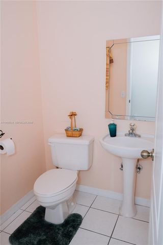 16158 SW 68th Ter, Miami, FL 33193