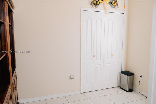 16158 SW 68th Ter, Miami, FL 33193