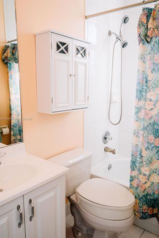 16158 SW 68th Ter, Miami, FL 33193