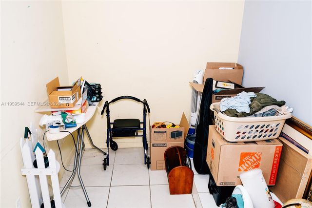 16158 SW 68th Ter, Miami, FL 33193