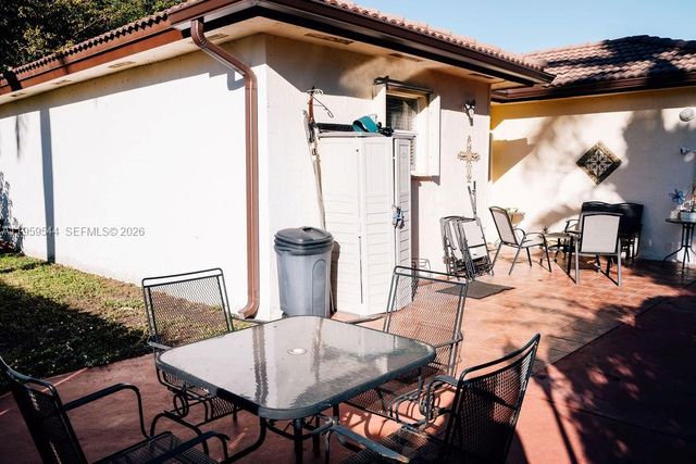 16158 SW 68th Ter, Miami, FL 33193