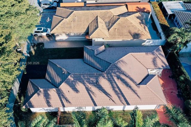 16158 SW 68th Ter, Miami, FL 33193