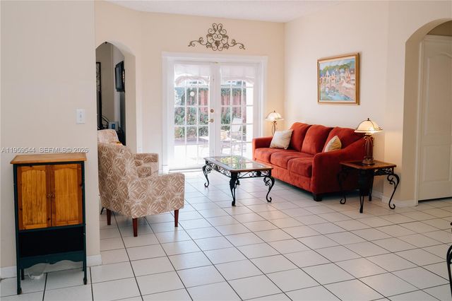 16158 SW 68th Ter, Miami, FL 33193