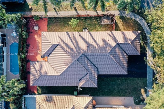 16158 SW 68th Ter, Miami, FL 33193