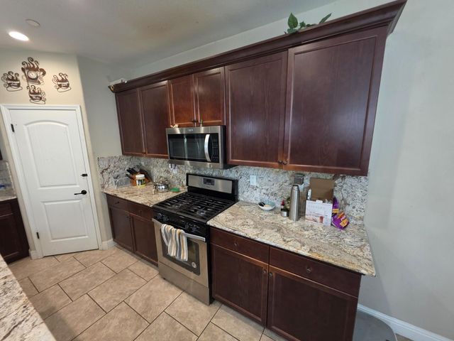 6326 W Donner Avenue, Fresno, CA 93723