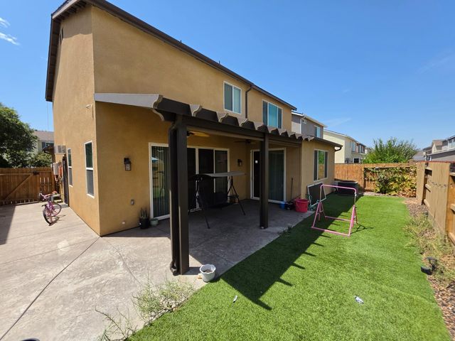 6326 W Donner Avenue, Fresno, CA 93723