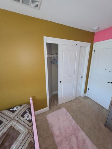 6326 W Donner Avenue, Fresno, CA 93723
