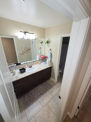 6326 W Donner Avenue, Fresno, CA 93723