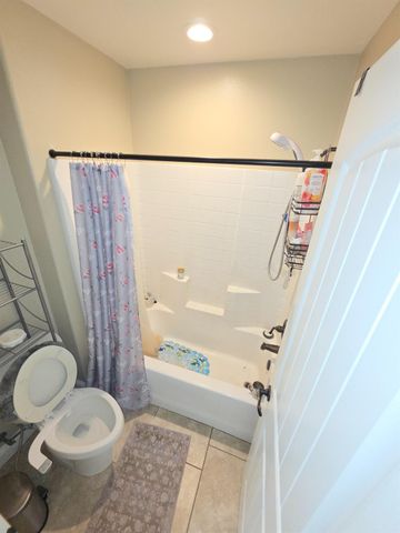 6326 W Donner Avenue, Fresno, CA 93723