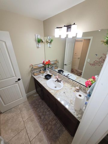 6326 W Donner Avenue, Fresno, CA 93723