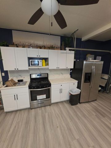6326 W Donner Avenue, Fresno, CA 93723