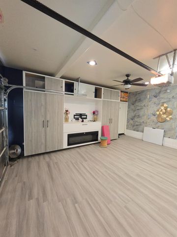 6326 W Donner Avenue, Fresno, CA 93723
