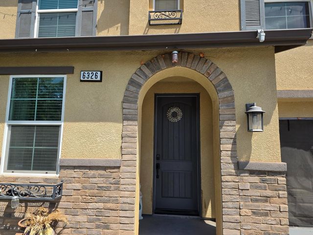 6326 W Donner Avenue, Fresno, CA 93723