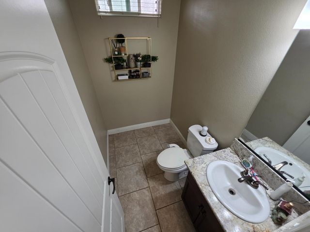 6326 W Donner Avenue, Fresno, CA 93723