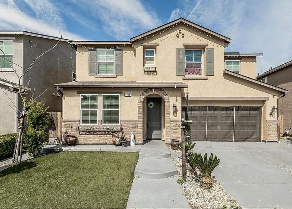 6326 W Donner Avenue, Fresno, CA 93723