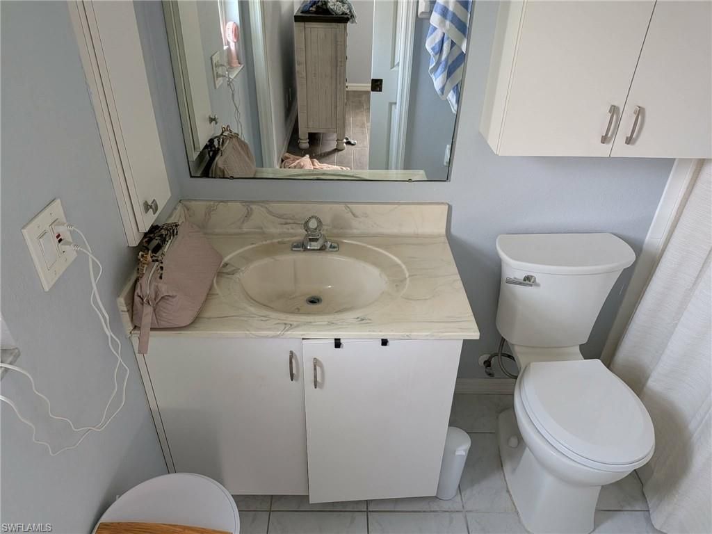 Image 8 of property listing at 5019 Chiquita BLVD S, Cape Coral, FL 33914