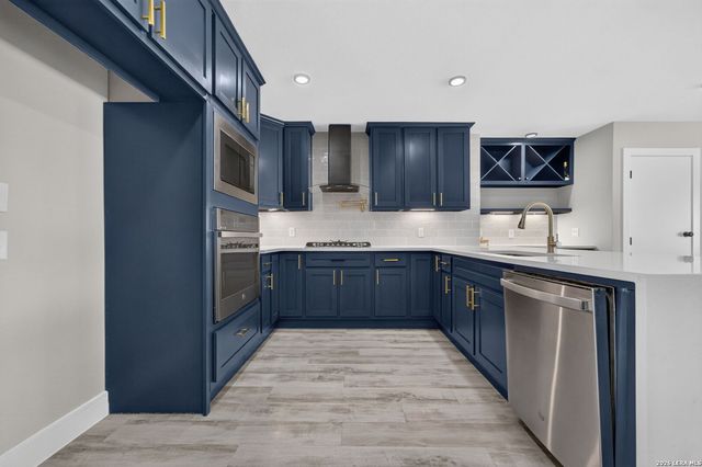 323 Pinehurst Blvd, San Antonio, TX 78221