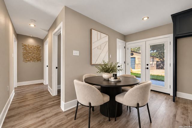 323 Pinehurst Blvd, San Antonio, TX 78221