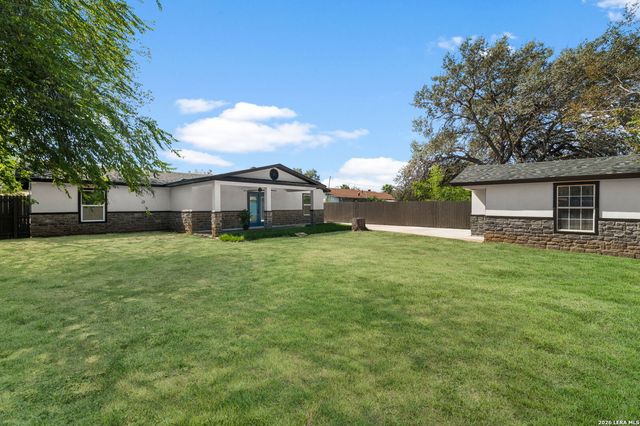 323 Pinehurst Blvd, San Antonio, TX 78221