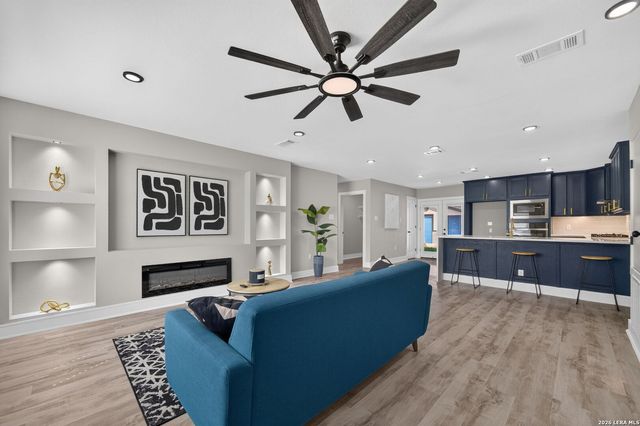 323 Pinehurst Blvd, San Antonio, TX 78221