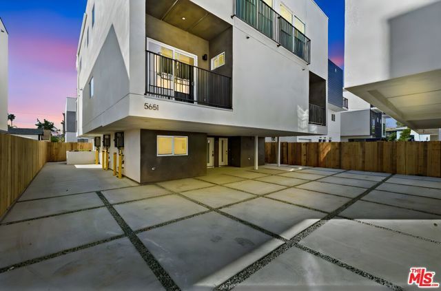 5651 Case Avenue, North Hollywood (los Angeles), CA 91601