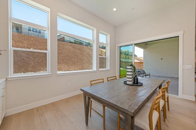 1047 Lassen Peak Dr, El Dorado Hills, CA 95762