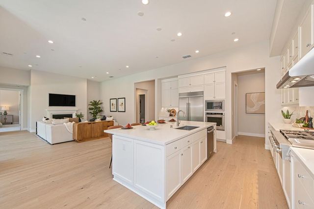 1047 Lassen Peak Dr, El Dorado Hills, CA 95762