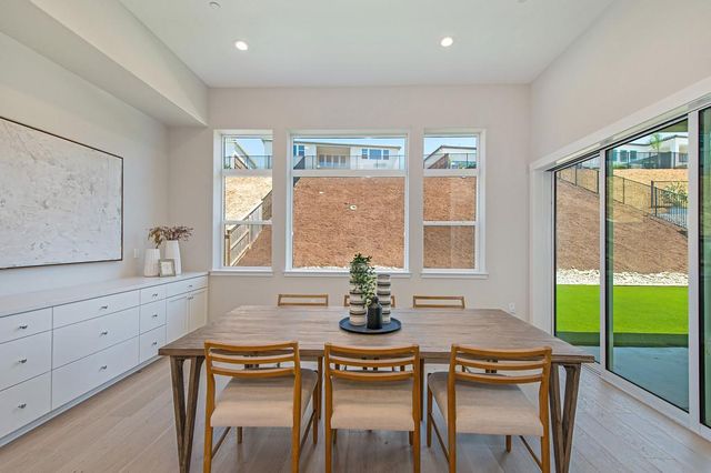 1047 Lassen Peak Dr, El Dorado Hills, CA 95762