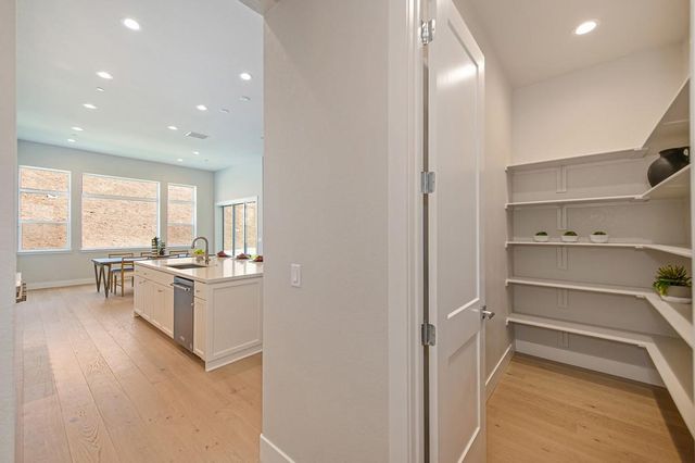 1047 Lassen Peak Dr, El Dorado Hills, CA 95762