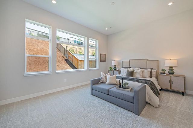 1047 Lassen Peak Dr, El Dorado Hills, CA 95762