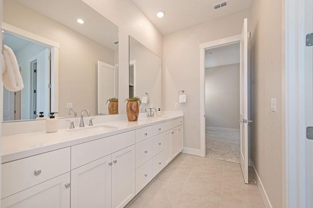 1047 Lassen Peak Dr, El Dorado Hills, CA 95762