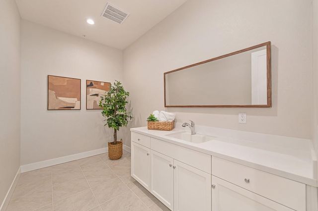 1047 Lassen Peak Dr, El Dorado Hills, CA 95762