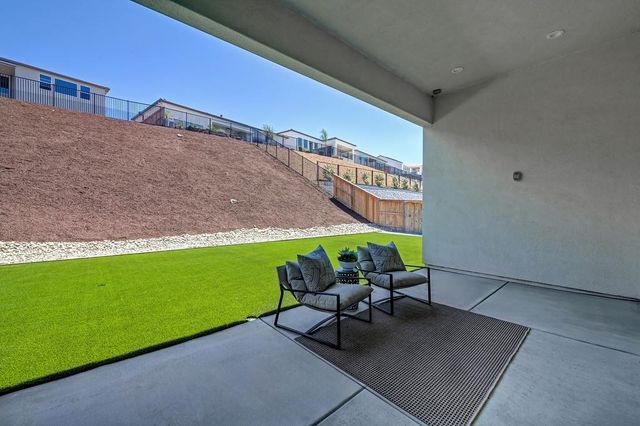 1047 Lassen Peak Dr, El Dorado Hills, CA 95762