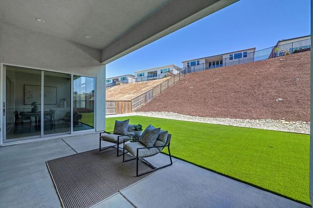 1047 Lassen Peak Dr, El Dorado Hills, CA 95762