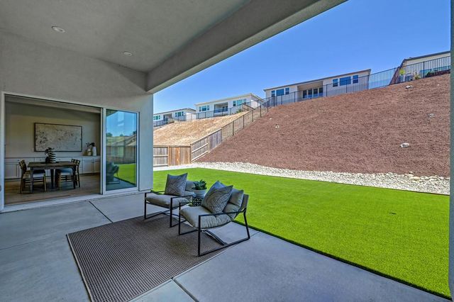 1047 Lassen Peak Dr, El Dorado Hills, CA 95762