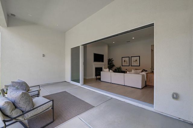 1047 Lassen Peak Dr, El Dorado Hills, CA 95762