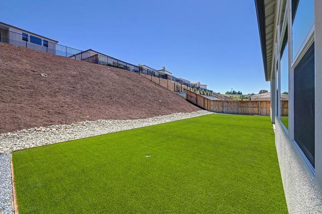 1047 Lassen Peak Dr, El Dorado Hills, CA 95762