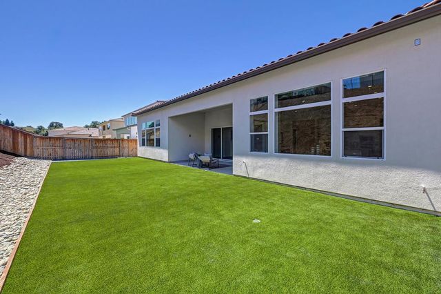 1047 Lassen Peak Dr, El Dorado Hills, CA 95762