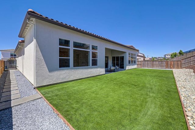 1047 Lassen Peak Dr, El Dorado Hills, CA 95762