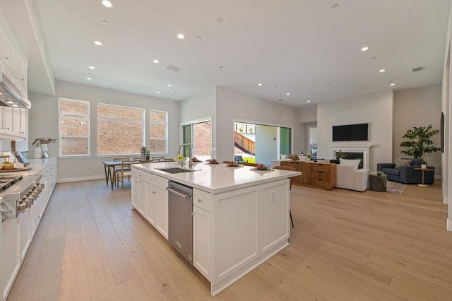 1047 Lassen Peak Dr, El Dorado Hills, CA 95762