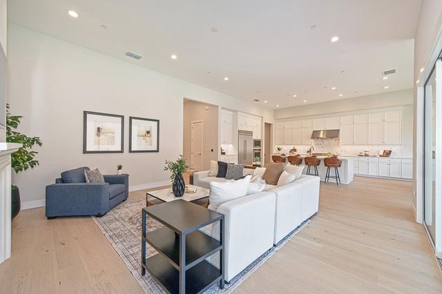 1047 Lassen Peak Dr, El Dorado Hills, CA 95762