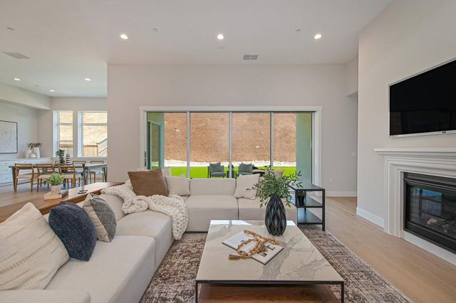 1047 Lassen Peak Dr, El Dorado Hills, CA 95762