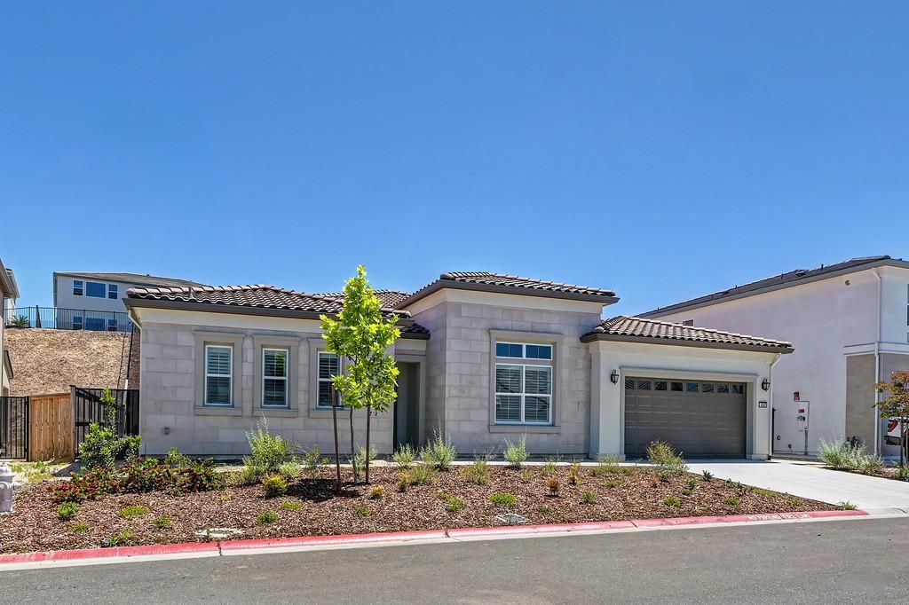 1047 Lassen Peak Dr, El Dorado Hills, CA 95762