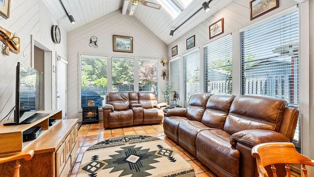 4504 W Cedar Brooke Lane, Rogers, AR 72758