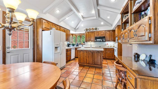 4504 W Cedar Brooke Lane, Rogers, AR 72758